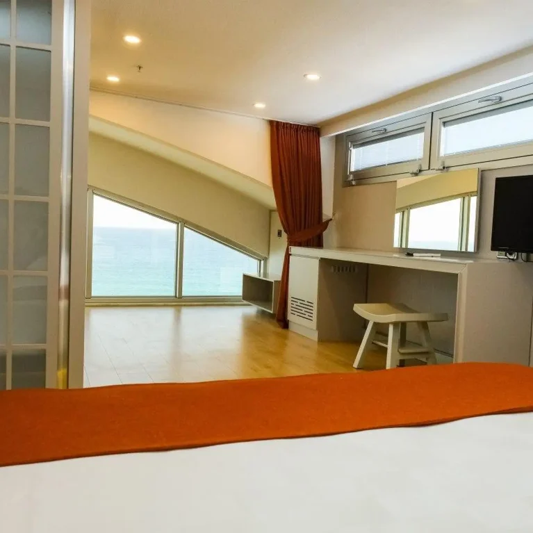 king suite 2nd floor (1)